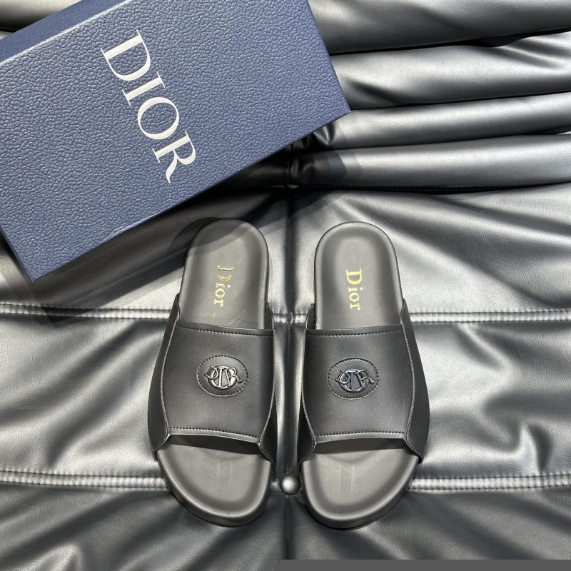 ch**an D*or slippers